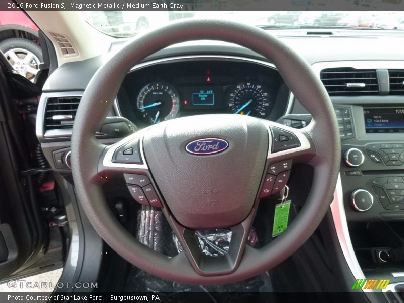 Magnetic Metallic / Medium Earth Gray 2016 Ford Fusion S