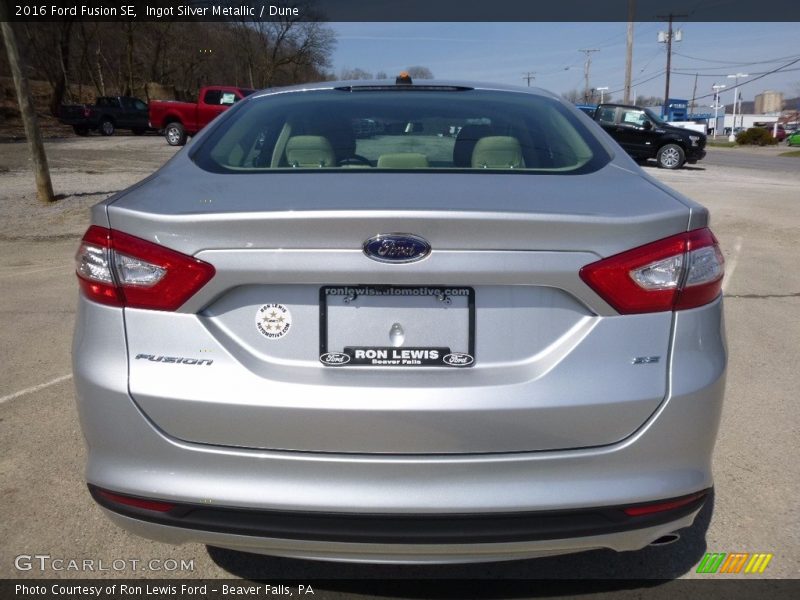 Ingot Silver Metallic / Dune 2016 Ford Fusion SE