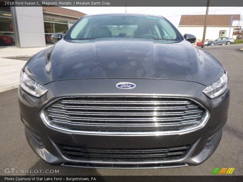 Magnetic Metallic / Medium Earth Gray 2016 Ford Fusion S