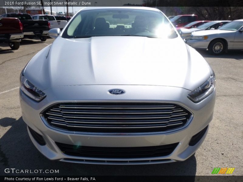 Ingot Silver Metallic / Dune 2016 Ford Fusion SE