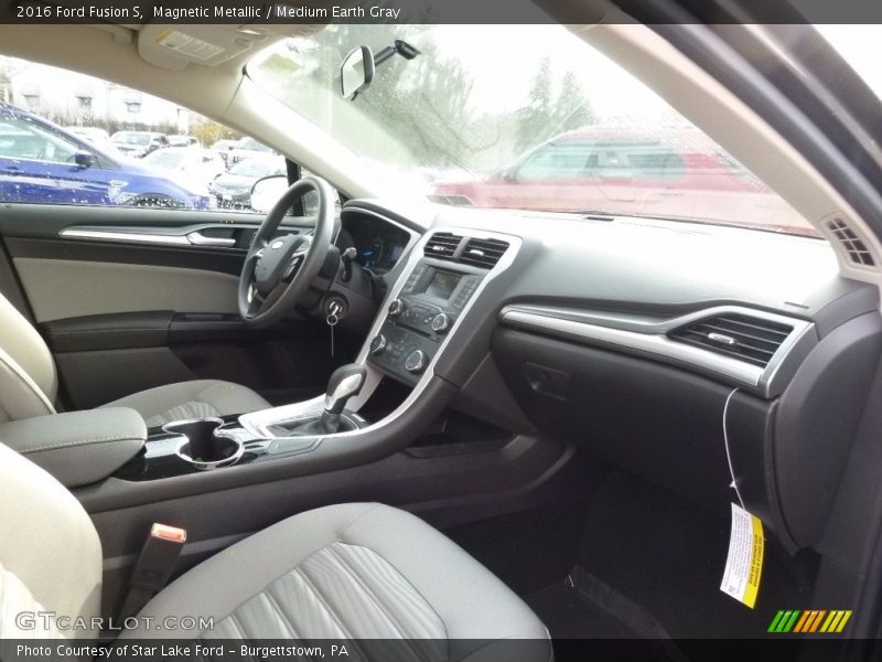 Magnetic Metallic / Medium Earth Gray 2016 Ford Fusion S