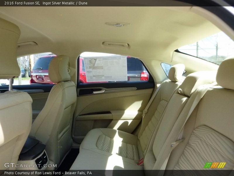 Ingot Silver Metallic / Dune 2016 Ford Fusion SE