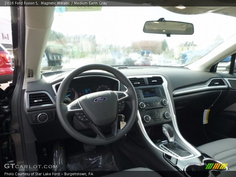 Magnetic Metallic / Medium Earth Gray 2016 Ford Fusion S