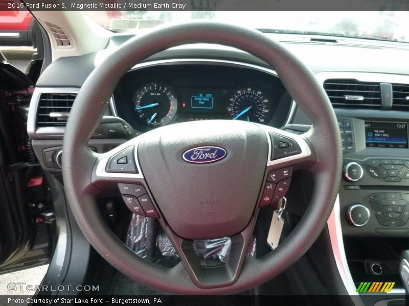Magnetic Metallic / Medium Earth Gray 2016 Ford Fusion S