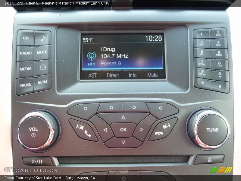 Magnetic Metallic / Medium Earth Gray 2016 Ford Fusion S