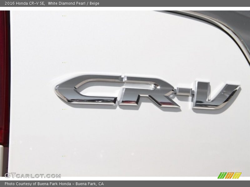White Diamond Pearl / Beige 2016 Honda CR-V SE