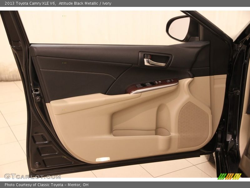 Attitude Black Metallic / Ivory 2013 Toyota Camry XLE V6