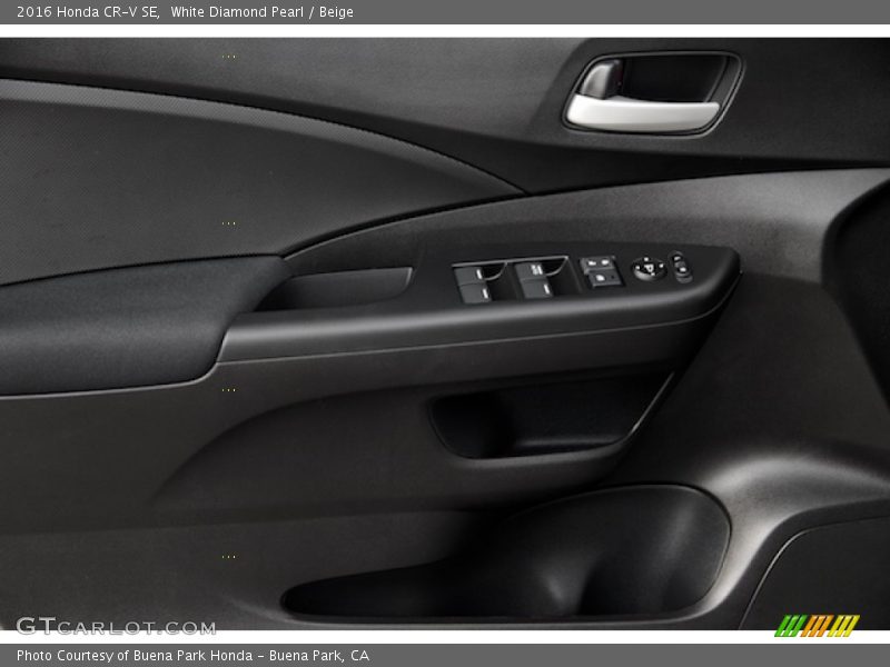 White Diamond Pearl / Beige 2016 Honda CR-V SE