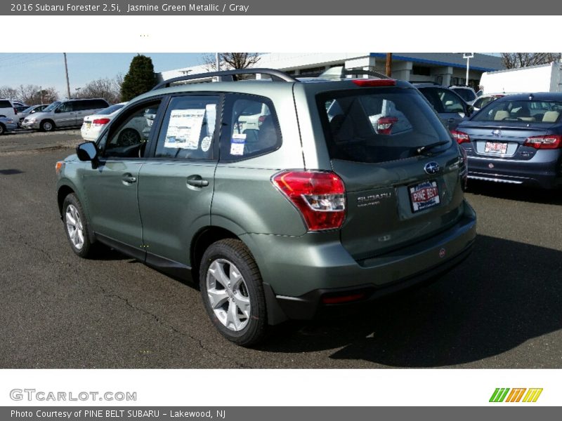 Jasmine Green Metallic / Gray 2016 Subaru Forester 2.5i