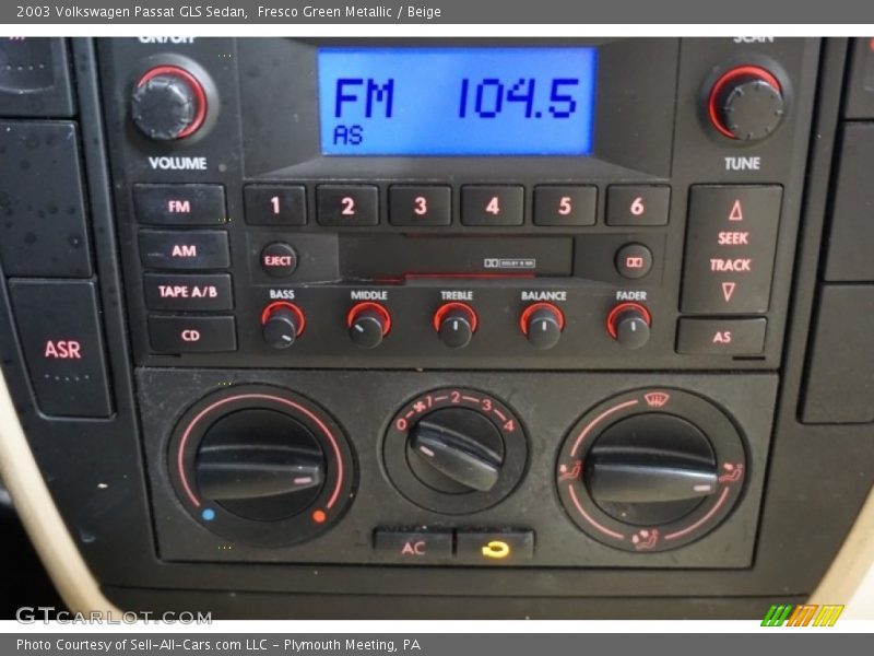 Fresco Green Metallic / Beige 2003 Volkswagen Passat GLS Sedan