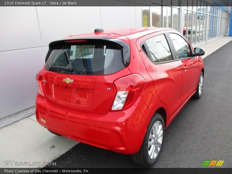 Salsa / Jet Black 2016 Chevrolet Spark LT