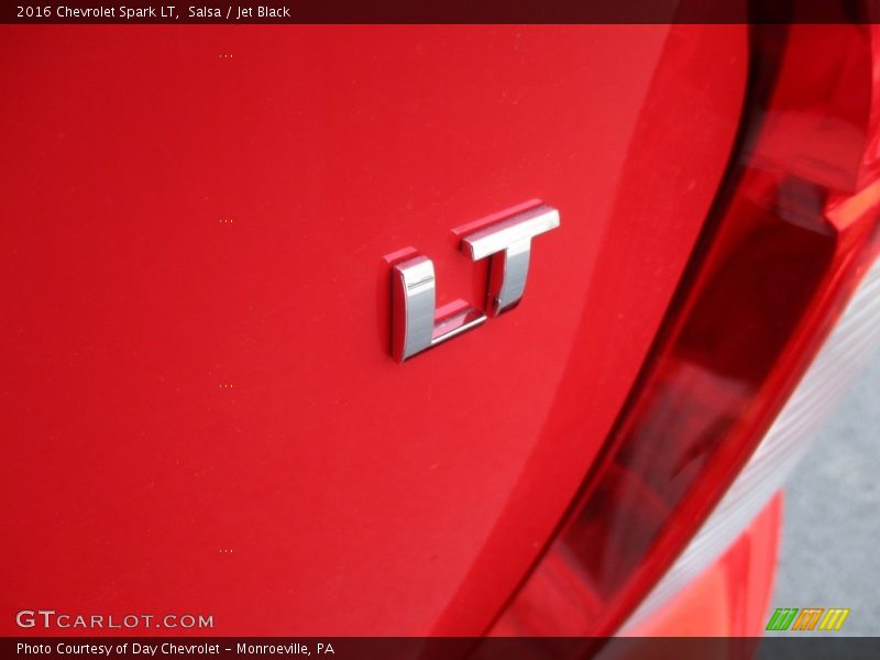 Salsa / Jet Black 2016 Chevrolet Spark LT