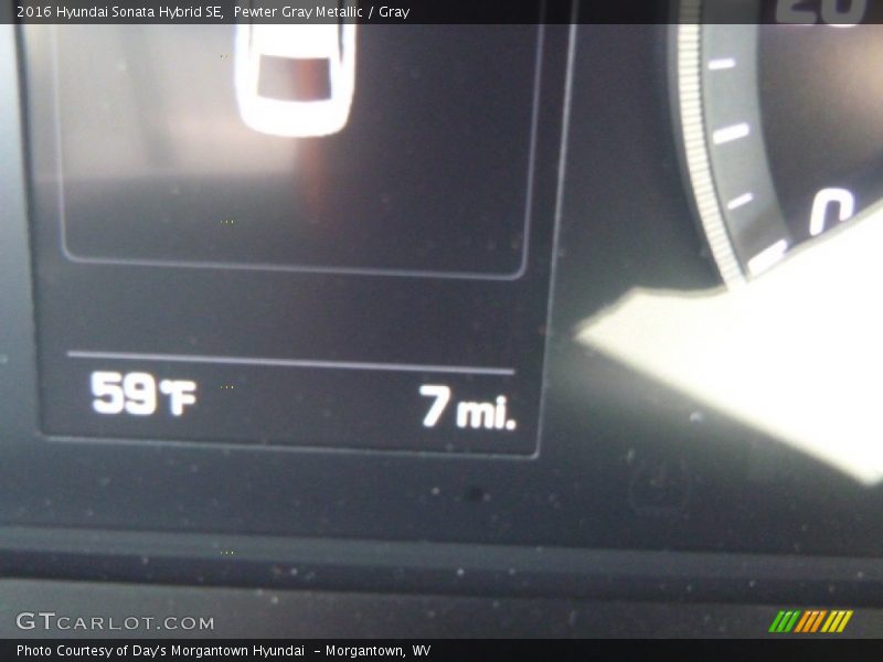 Pewter Gray Metallic / Gray 2016 Hyundai Sonata Hybrid SE