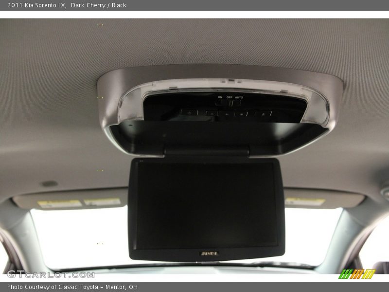 Dark Cherry / Black 2011 Kia Sorento LX