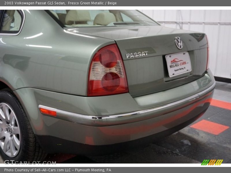 Fresco Green Metallic / Beige 2003 Volkswagen Passat GLS Sedan