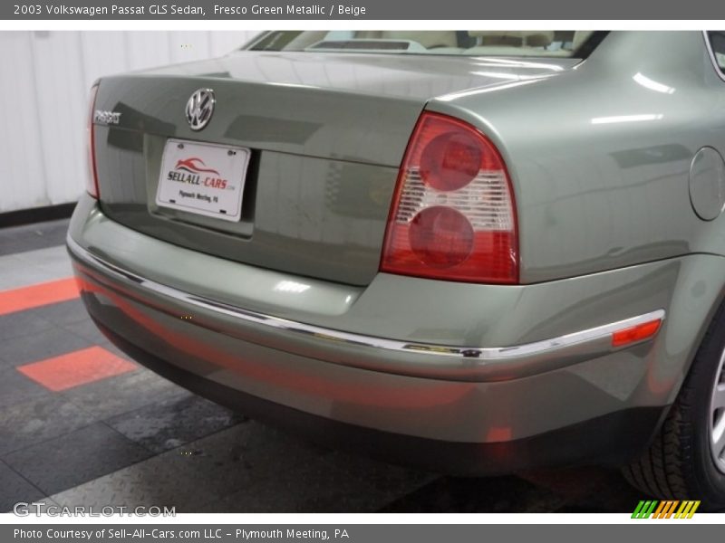 Fresco Green Metallic / Beige 2003 Volkswagen Passat GLS Sedan