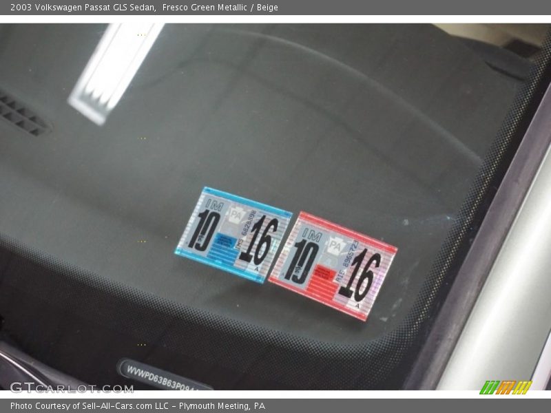 Fresco Green Metallic / Beige 2003 Volkswagen Passat GLS Sedan