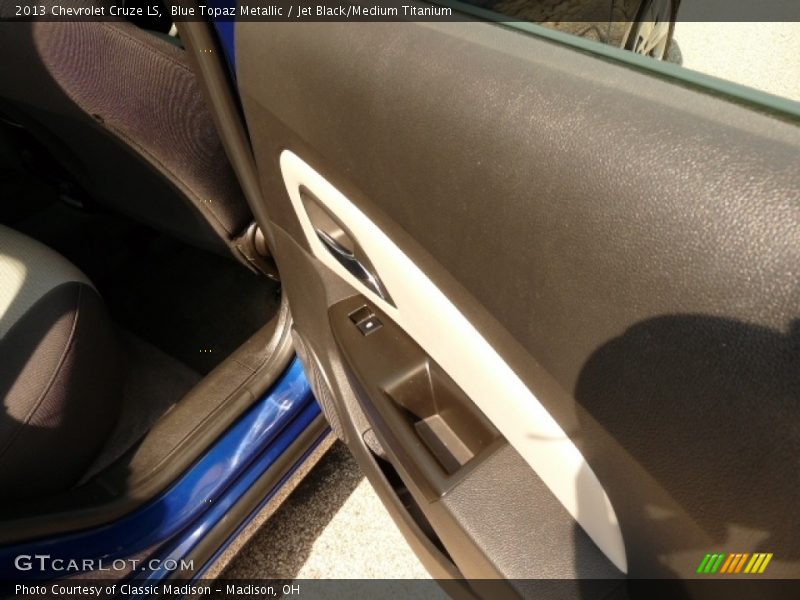 Blue Topaz Metallic / Jet Black/Medium Titanium 2013 Chevrolet Cruze LS