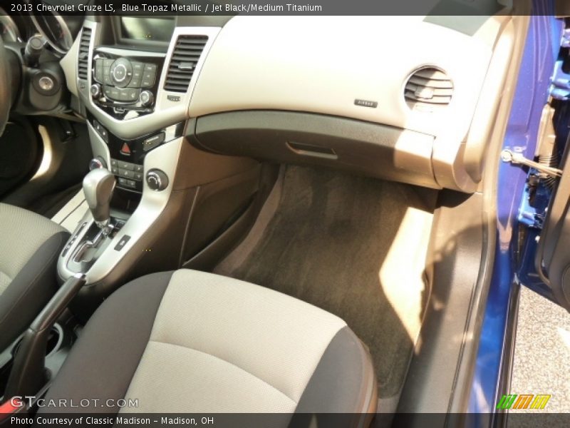 Blue Topaz Metallic / Jet Black/Medium Titanium 2013 Chevrolet Cruze LS