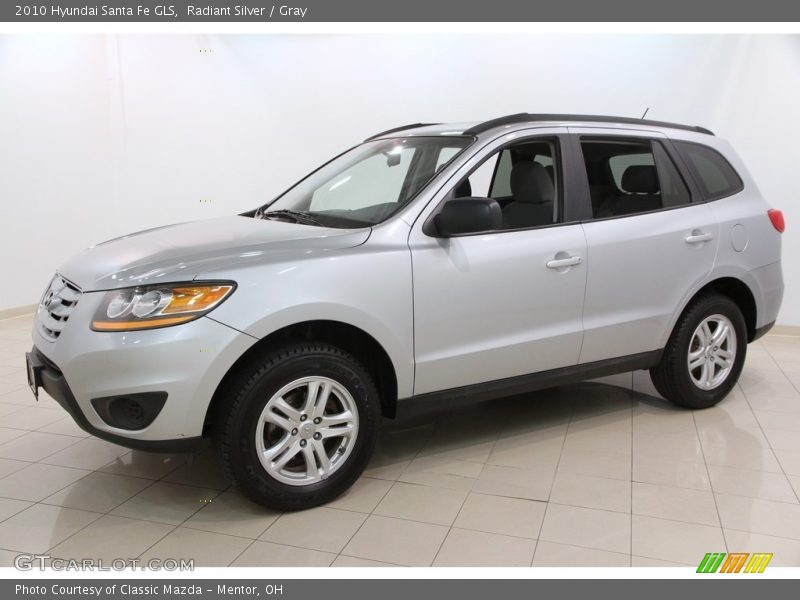 Radiant Silver / Gray 2010 Hyundai Santa Fe GLS