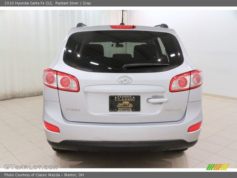 Radiant Silver / Gray 2010 Hyundai Santa Fe GLS
