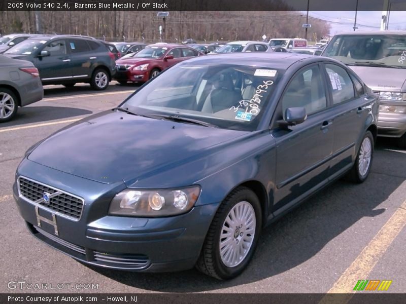 Barents Blue Metallic / Off Black 2005 Volvo S40 2.4i