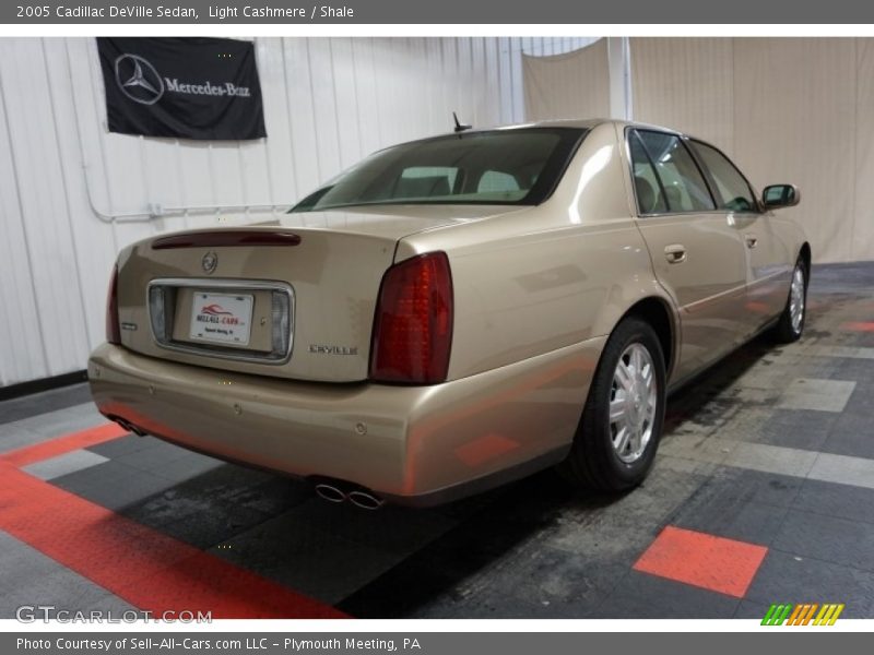 Light Cashmere / Shale 2005 Cadillac DeVille Sedan