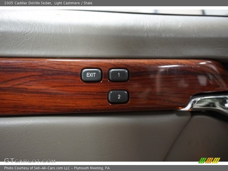 Light Cashmere / Shale 2005 Cadillac DeVille Sedan