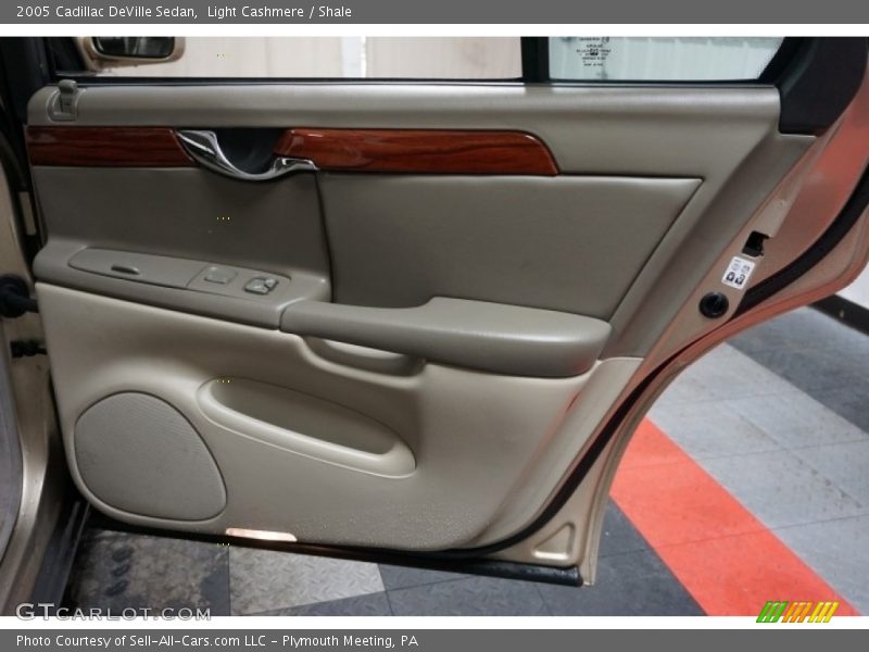 Light Cashmere / Shale 2005 Cadillac DeVille Sedan