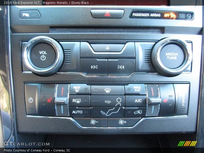Magnetic Metallic / Ebony Black 2016 Ford Explorer XLT