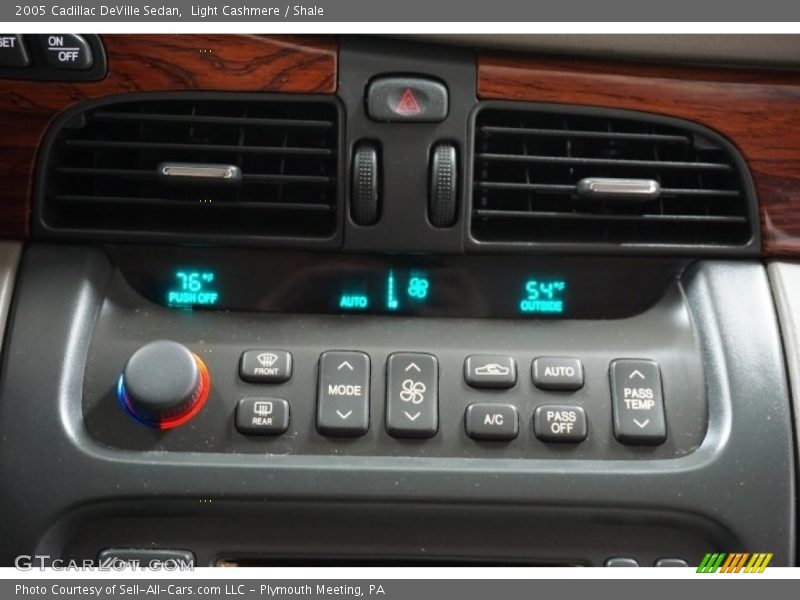 Light Cashmere / Shale 2005 Cadillac DeVille Sedan