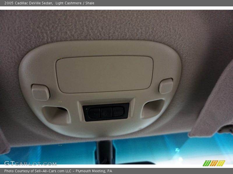 Light Cashmere / Shale 2005 Cadillac DeVille Sedan