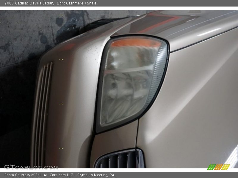 Light Cashmere / Shale 2005 Cadillac DeVille Sedan