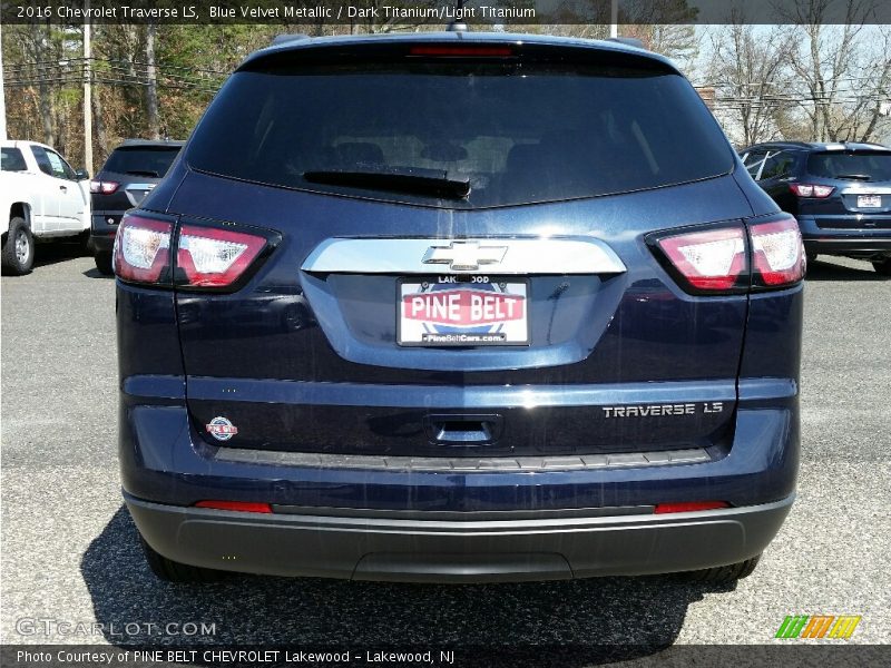 Blue Velvet Metallic / Dark Titanium/Light Titanium 2016 Chevrolet Traverse LS
