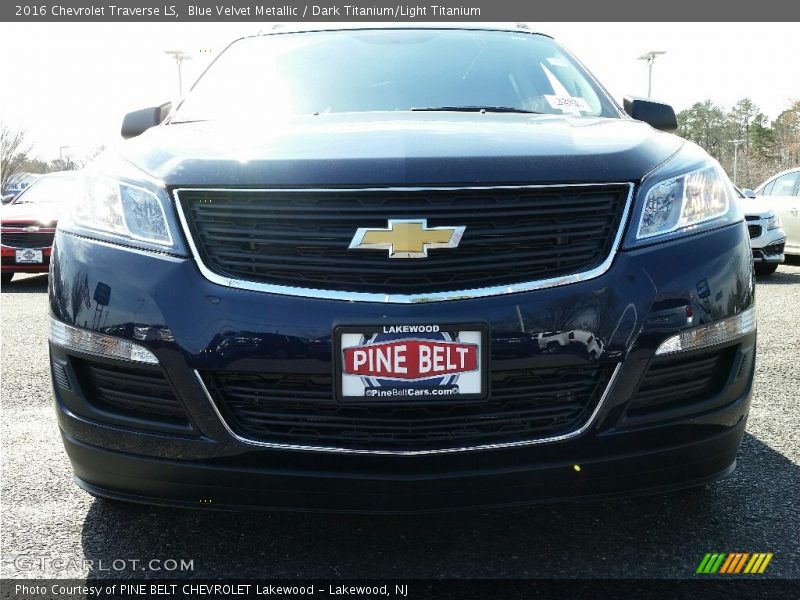 Blue Velvet Metallic / Dark Titanium/Light Titanium 2016 Chevrolet Traverse LS