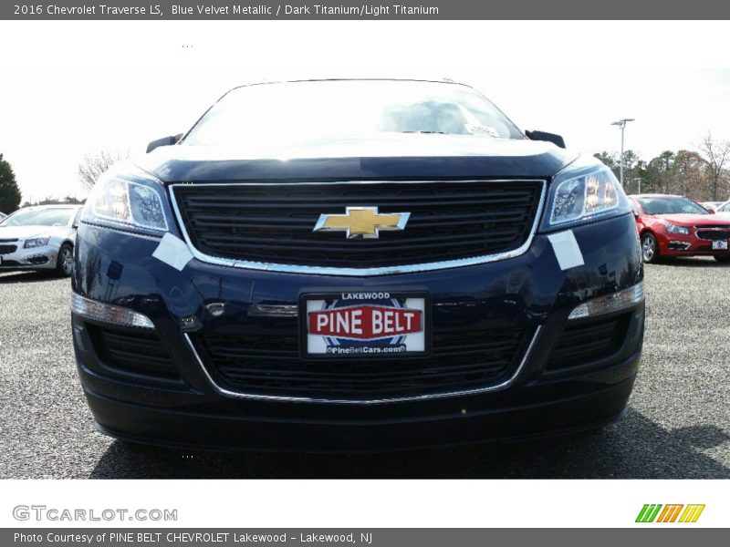 Blue Velvet Metallic / Dark Titanium/Light Titanium 2016 Chevrolet Traverse LS