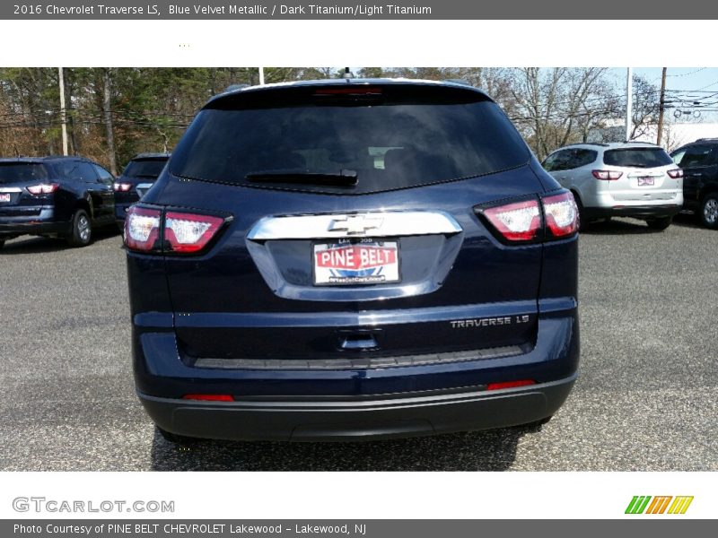 Blue Velvet Metallic / Dark Titanium/Light Titanium 2016 Chevrolet Traverse LS
