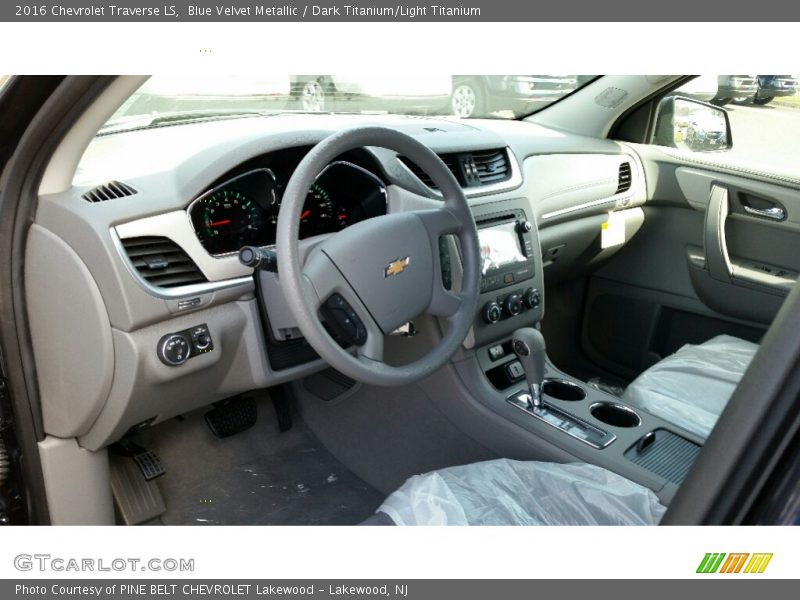 Blue Velvet Metallic / Dark Titanium/Light Titanium 2016 Chevrolet Traverse LS