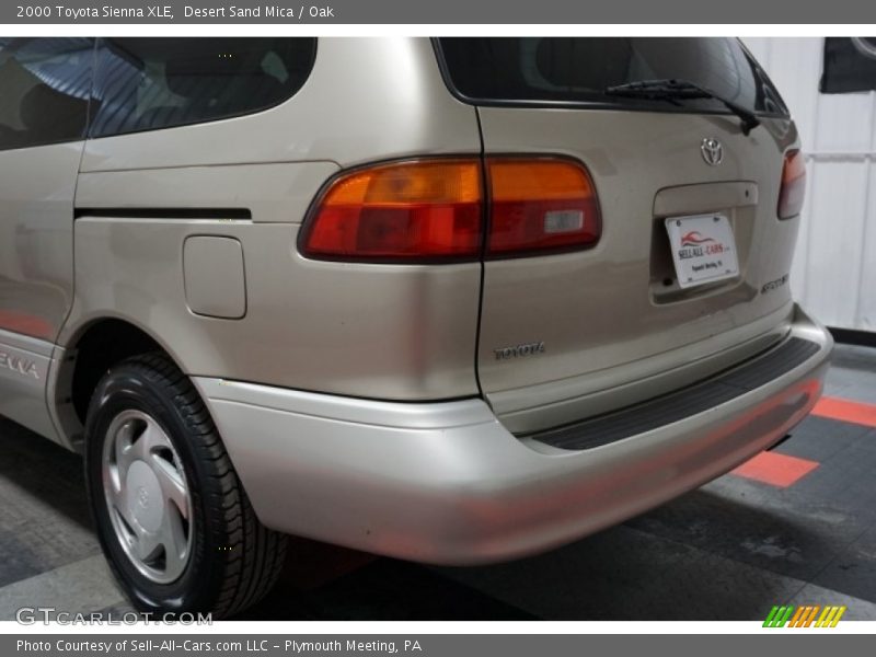 Desert Sand Mica / Oak 2000 Toyota Sienna XLE
