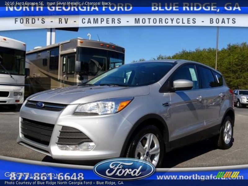 Ingot Silver Metallic / Charcoal Black 2016 Ford Escape SE