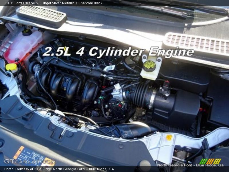 Ingot Silver Metallic / Charcoal Black 2016 Ford Escape SE