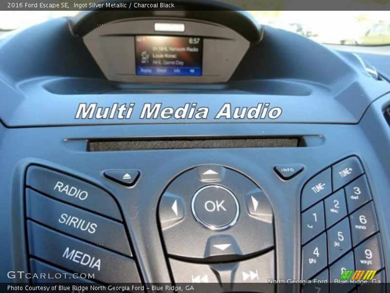 Ingot Silver Metallic / Charcoal Black 2016 Ford Escape SE