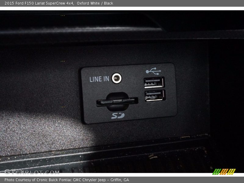 Oxford White / Black 2015 Ford F150 Lariat SuperCrew 4x4