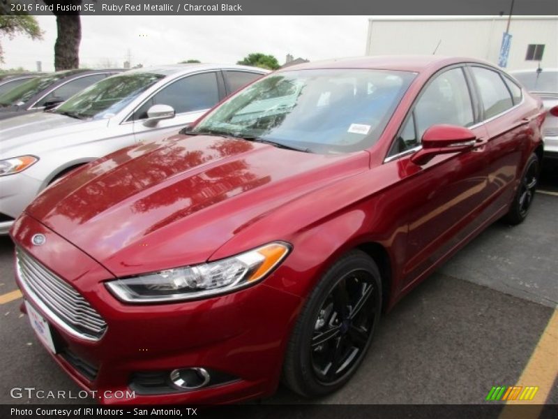 Ruby Red Metallic / Charcoal Black 2016 Ford Fusion SE