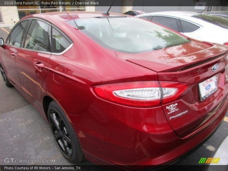 Ruby Red Metallic / Charcoal Black 2016 Ford Fusion SE