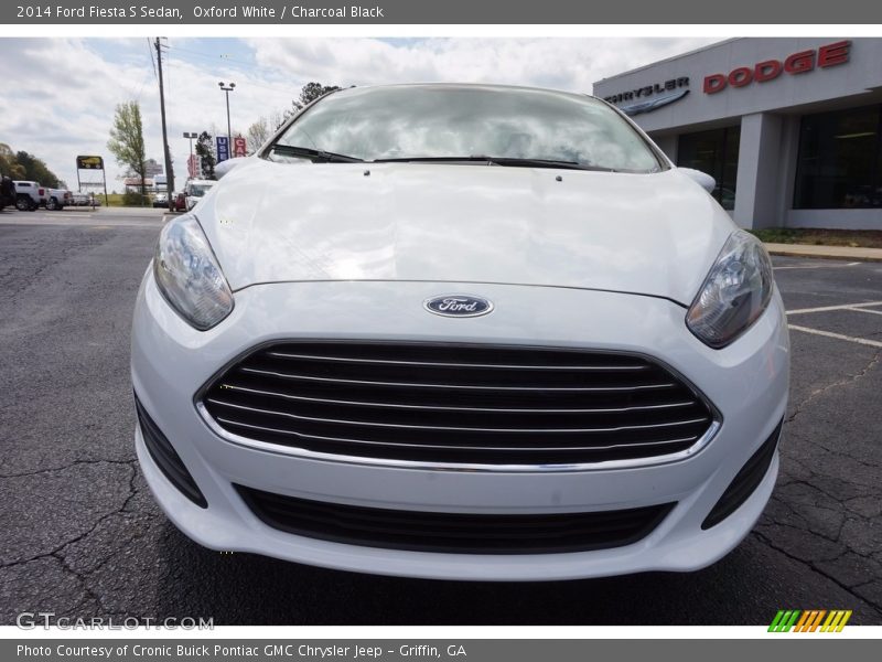 Oxford White / Charcoal Black 2014 Ford Fiesta S Sedan