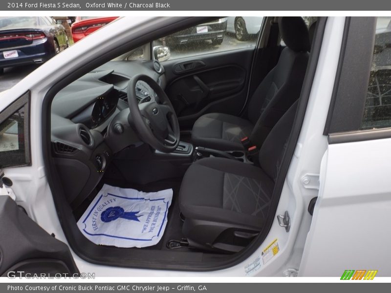Oxford White / Charcoal Black 2014 Ford Fiesta S Sedan