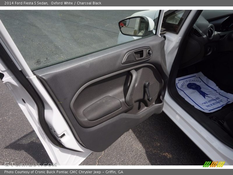 Oxford White / Charcoal Black 2014 Ford Fiesta S Sedan
