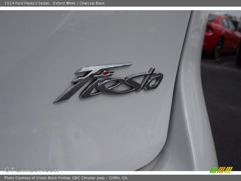 Oxford White / Charcoal Black 2014 Ford Fiesta S Sedan