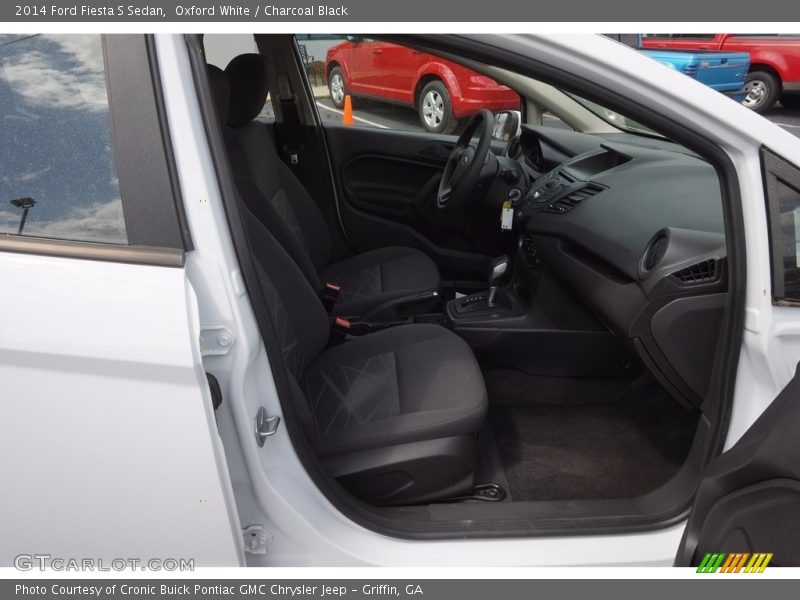 Oxford White / Charcoal Black 2014 Ford Fiesta S Sedan